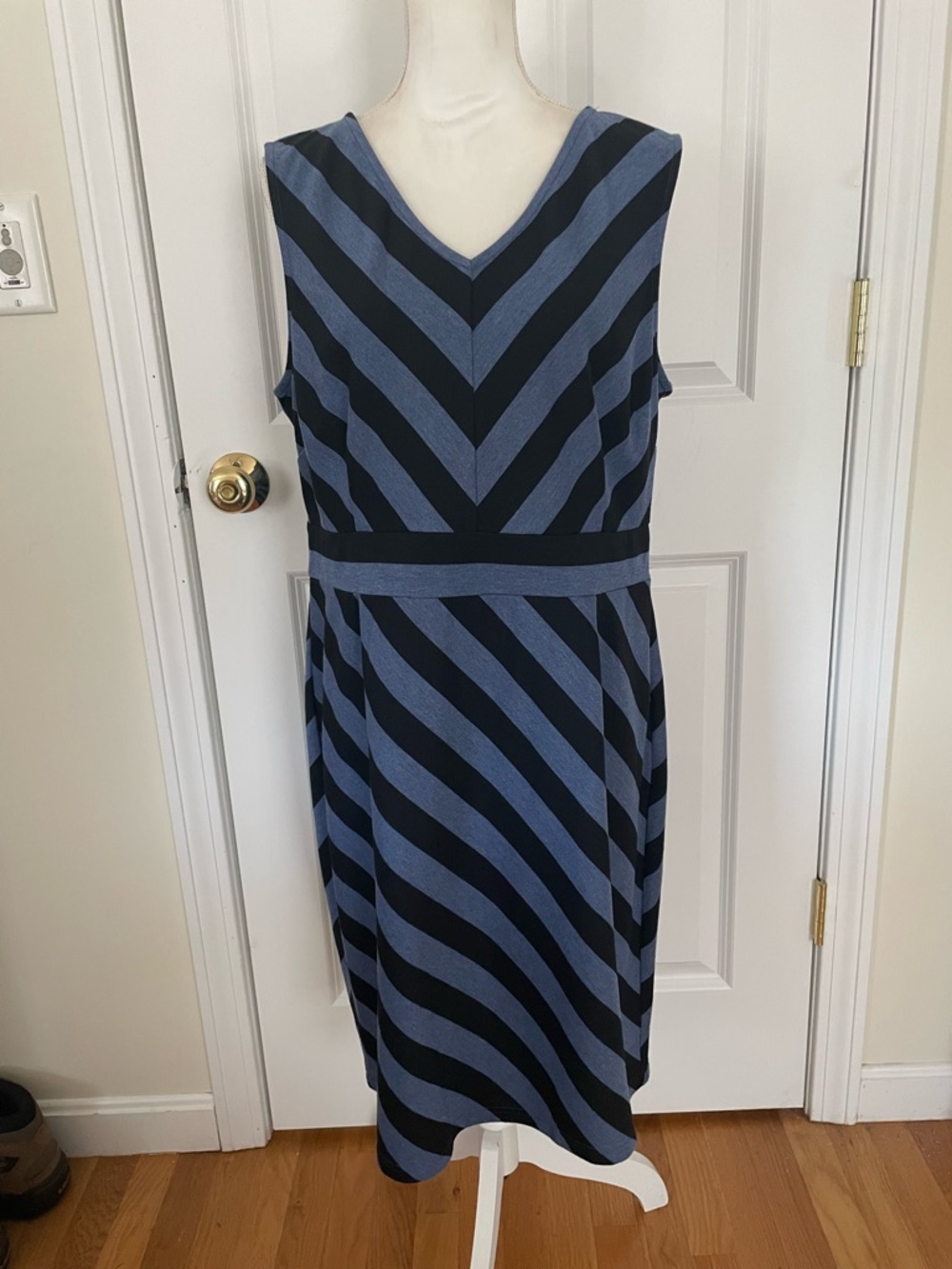 Linea by Louis Dell'Olio Black and Blue V-Neck Striped Midi Dress